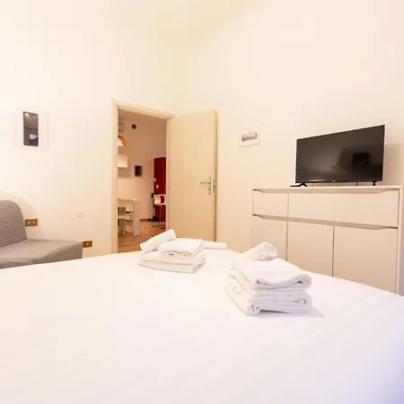 Apartment I-host - Rombon 38 Milan